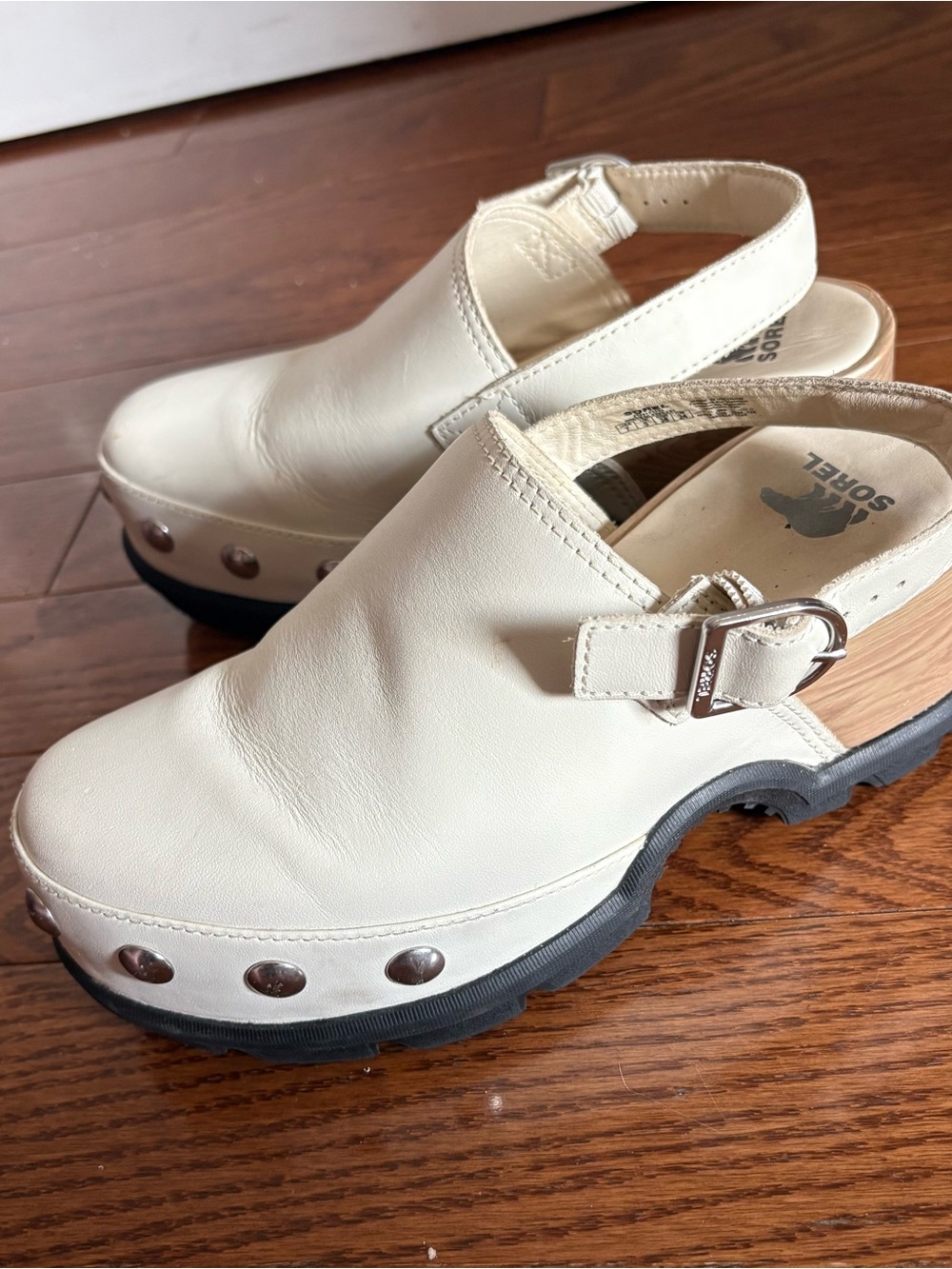 Sorel roamn clog white